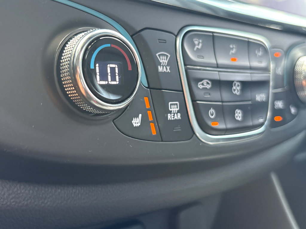 Used 2023 Chevrolet Traverse LT w/ LT Premium Package FWD image 8