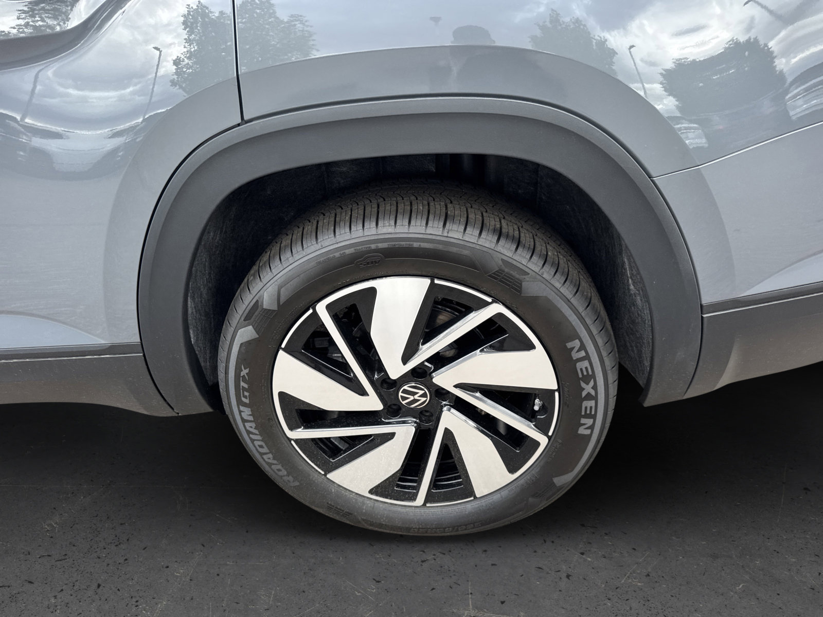 New 2026 Volkswagen Atlas SE image 10