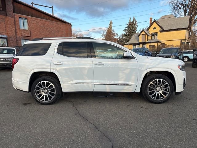 Used 2023 GMC Acadia Denali w/ Denali Technology Package image 2