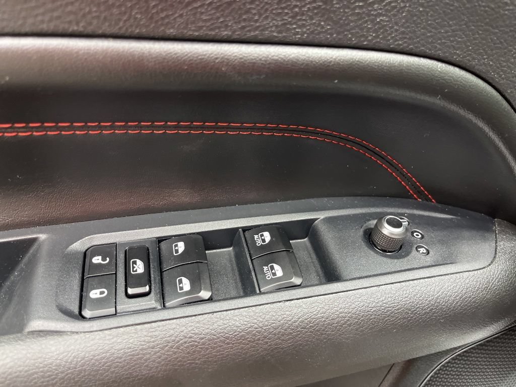 Used 2025 Jeep Compass Trailhawk AWD/4WD image 23