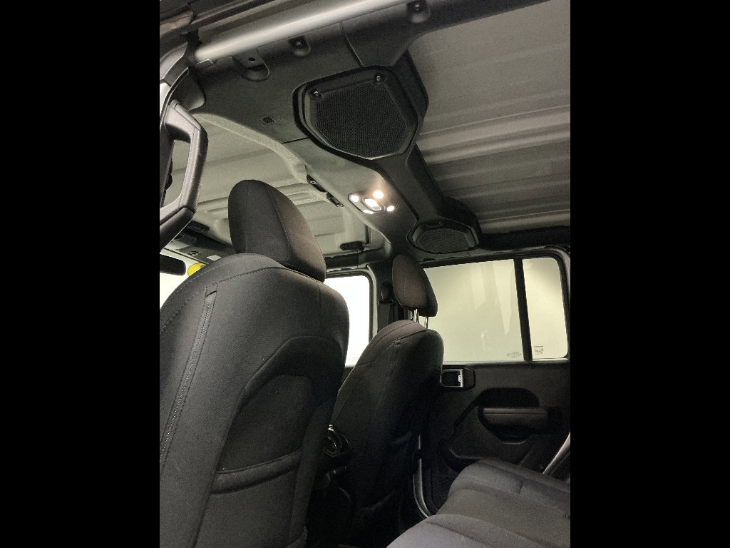 Used 2023 Jeep Gladiator Sport image 15