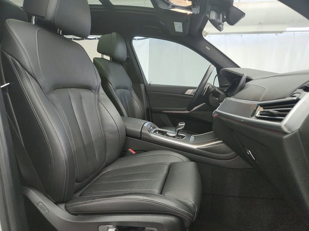 Used 2022 BMW X7 xDrive40i w/ Premium Package image 40