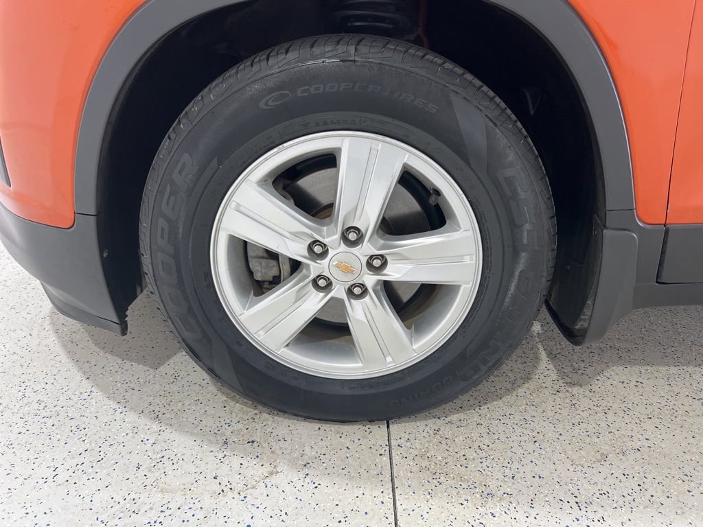 Used 2016 Chevrolet Trax LT w/ LT Sun and Sound Package image 30