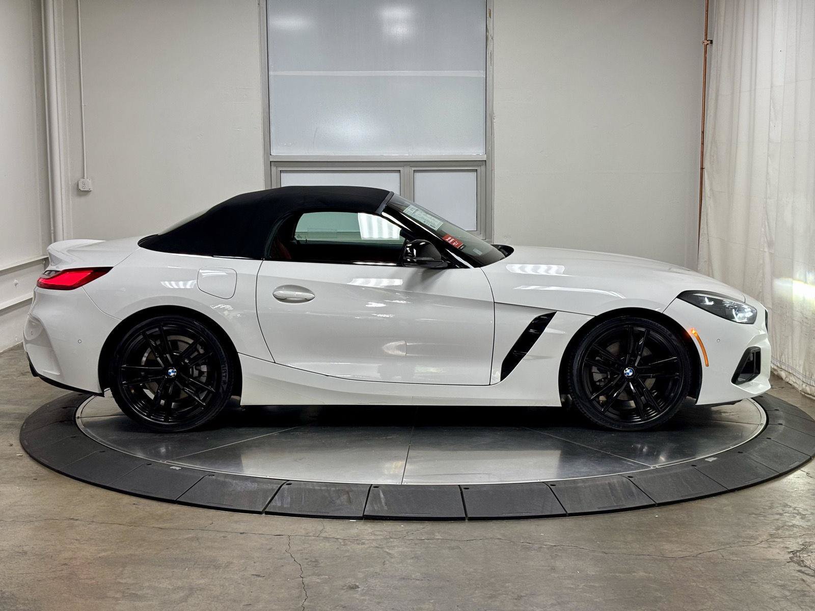 Used 2023 BMW Z4 sDrive30i w/ Premium Package RWD image 11