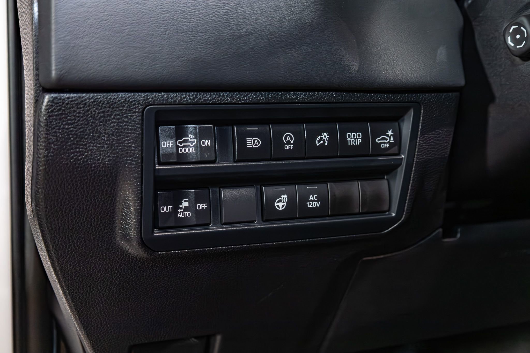 Used 2026 Toyota Tundra Platinum AWD/4WD image 17