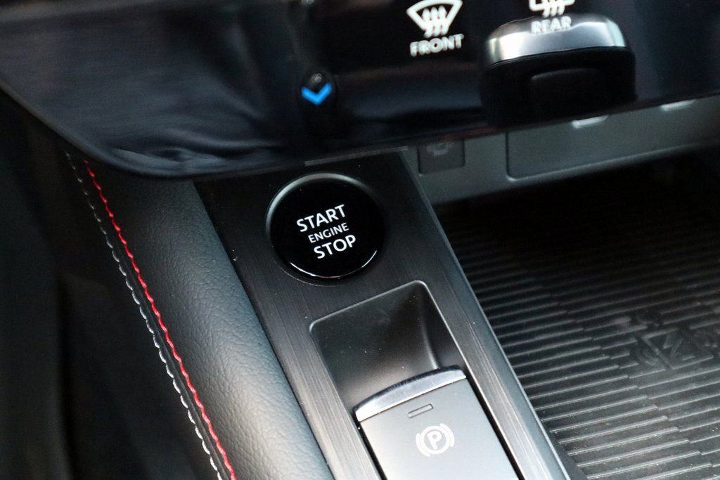 New 2025 Nissan Kicks SR image 17