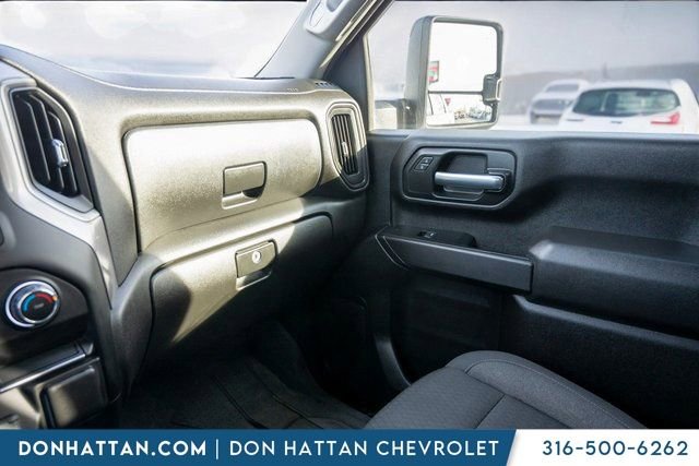 Used 2024 Chevrolet Silverado 2500 Custom w/ Custom Value Package image 17
