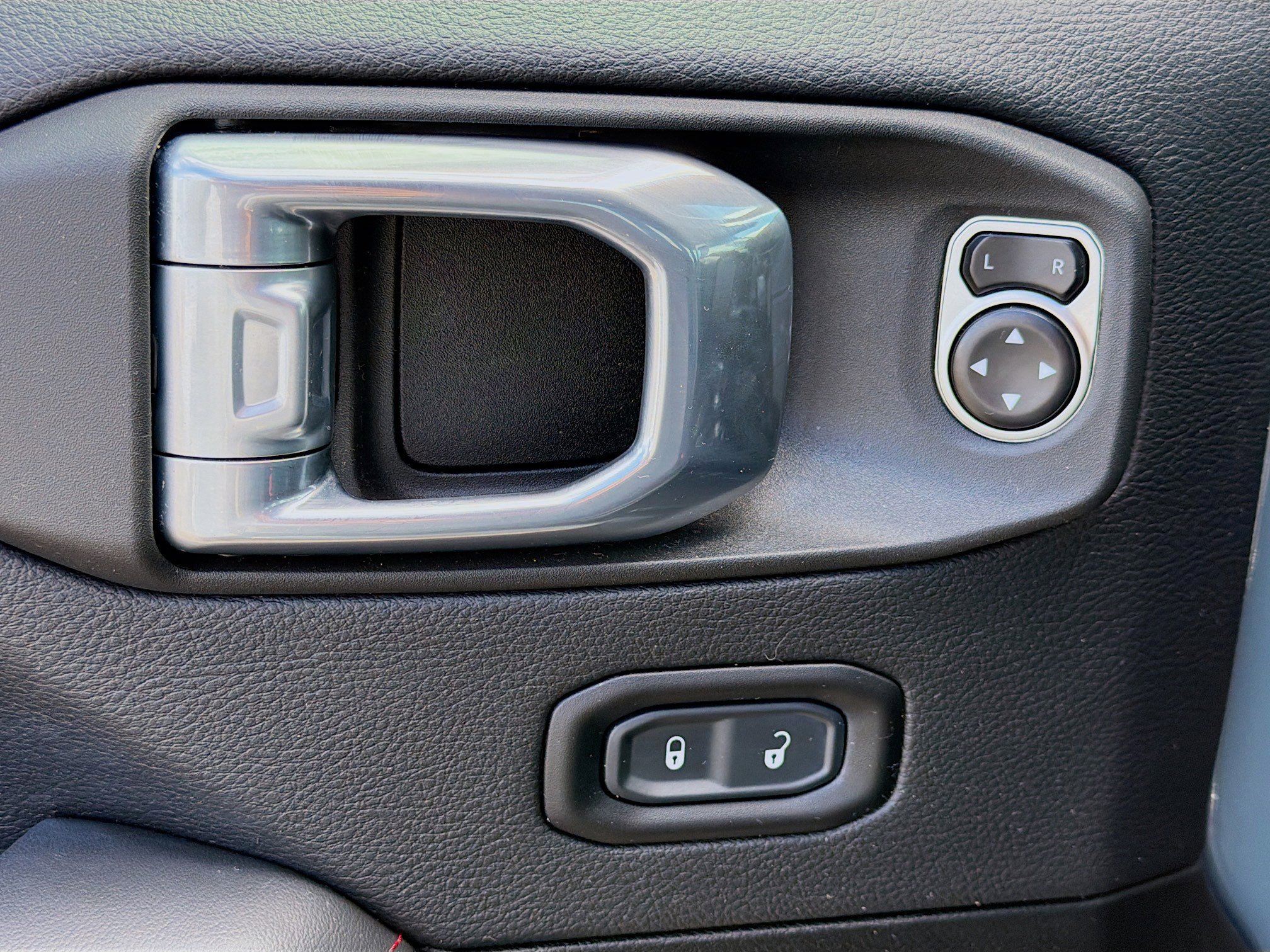 Used 2024 Jeep Wrangler Unlimited Rubicon image 21