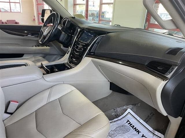 Used 2020 Cadillac Escalade Luxury AWD/4WD image 26