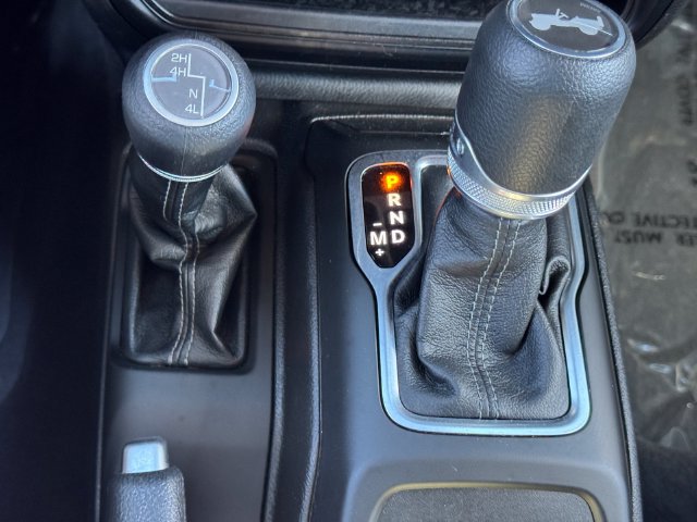 Certified 2025 Jeep Wrangler Unlimited Sahara AWD/4WD image 36