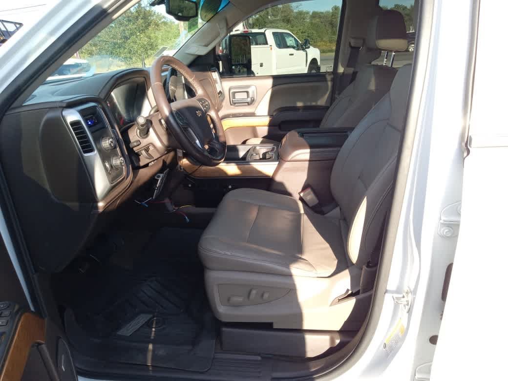 Used 2018 Chevrolet Silverado 1500 LTZ w/ Sport Package AWD/4WD image 16