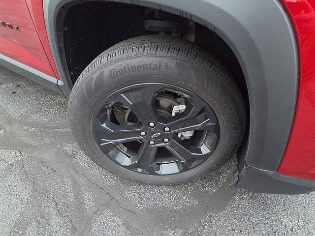 Used 2025 Chevrolet Equinox LT w/ Safety and Technology Package FWD image 3