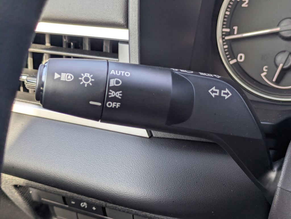 New 2025 Mitsubishi Outlander SE image 26