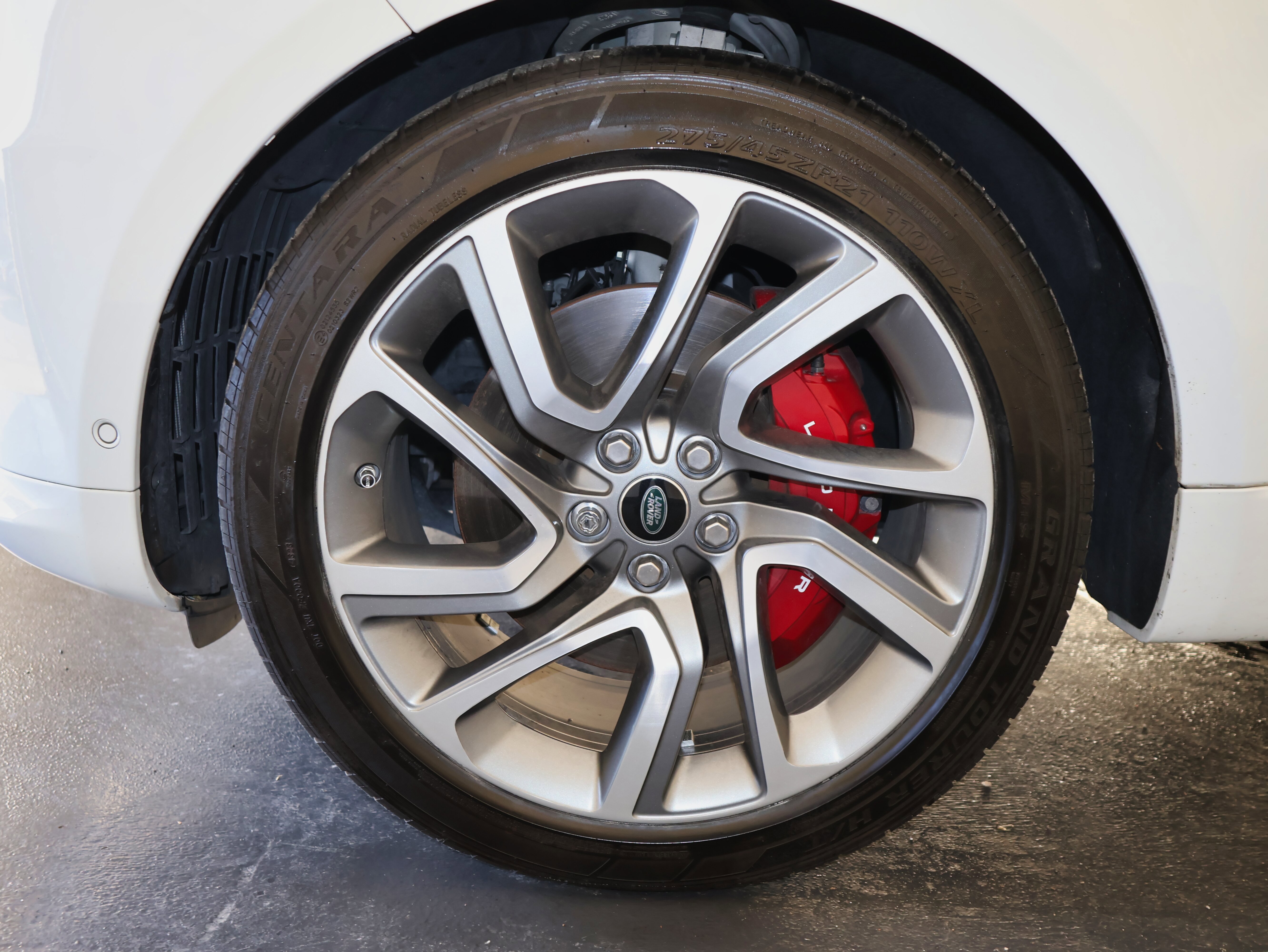 Used 2018 Land Rover Range Rover Sport HSE Dynamic image 41