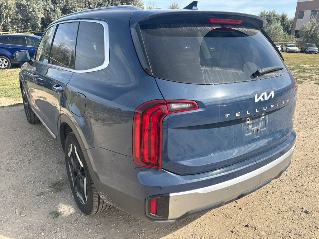 Certified 2023 Kia Telluride S w/ S Sunroof Package AWD/4WD image 3