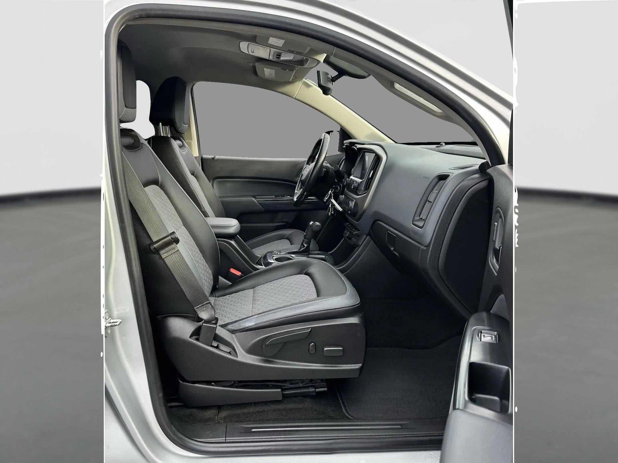 Used 2017 Chevrolet Colorado Z71 image 7