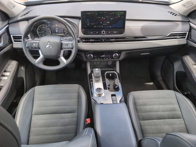 Used 2025 Mitsubishi Outlander SE FWD image 28