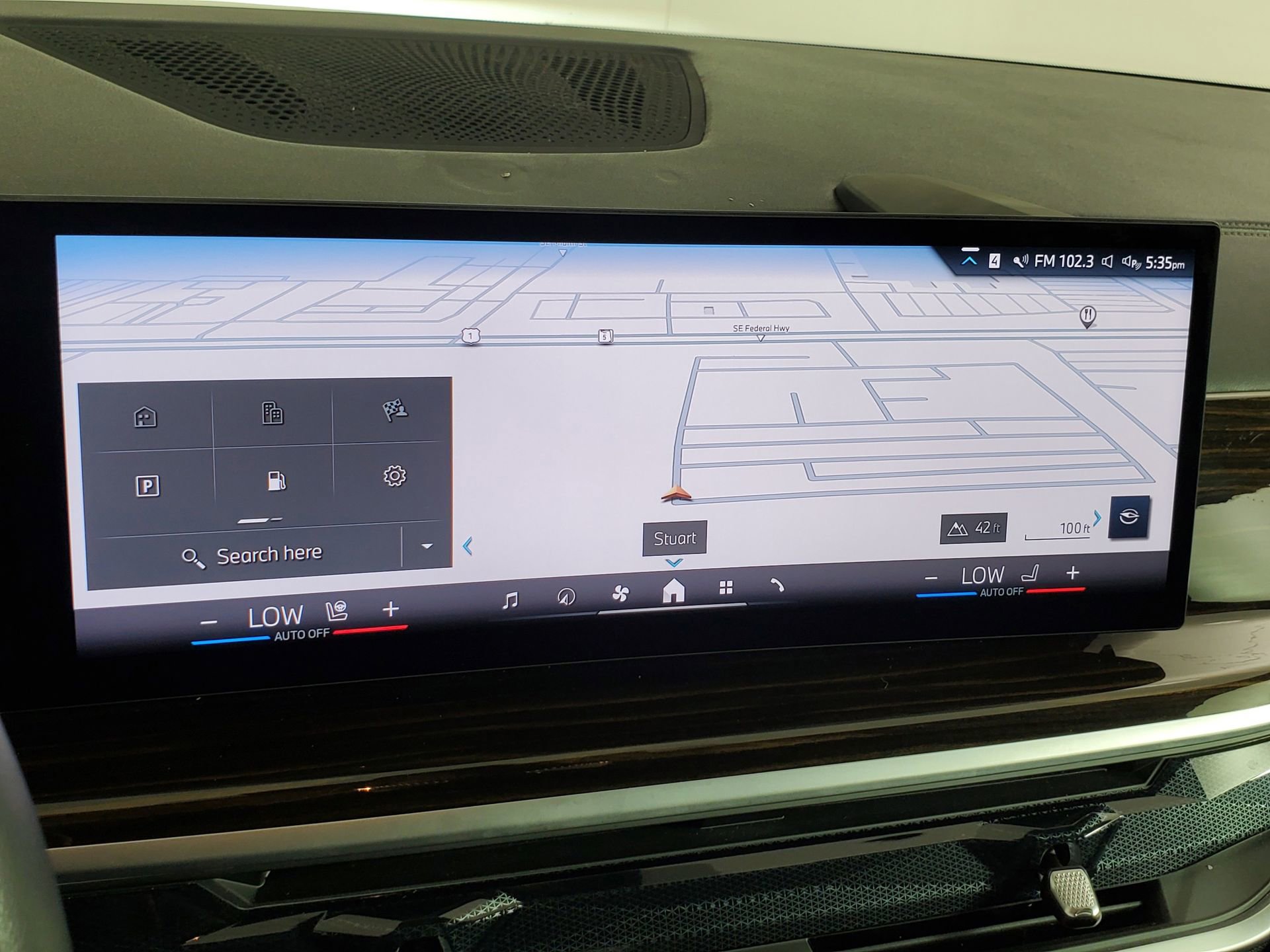 Used 2025 BMW X5 xDrive40i w/ Parking Assistance Package image 41