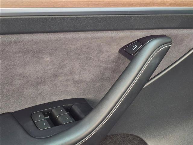 Used 2023 Tesla Model Y Long Range AWD/4WD image 10