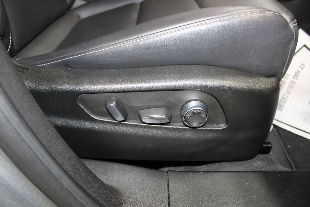 Used 2024 Cadillac XT4 Premium Luxury AWD/4WD image 35