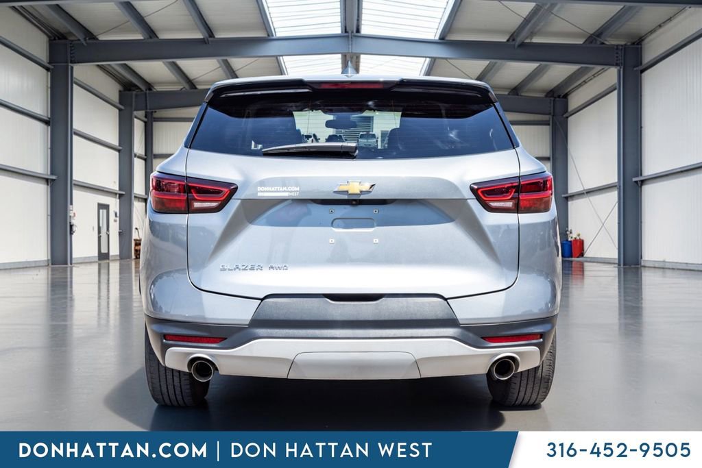Used 2025 Chevrolet Blazer LT AWD/4WD image 25