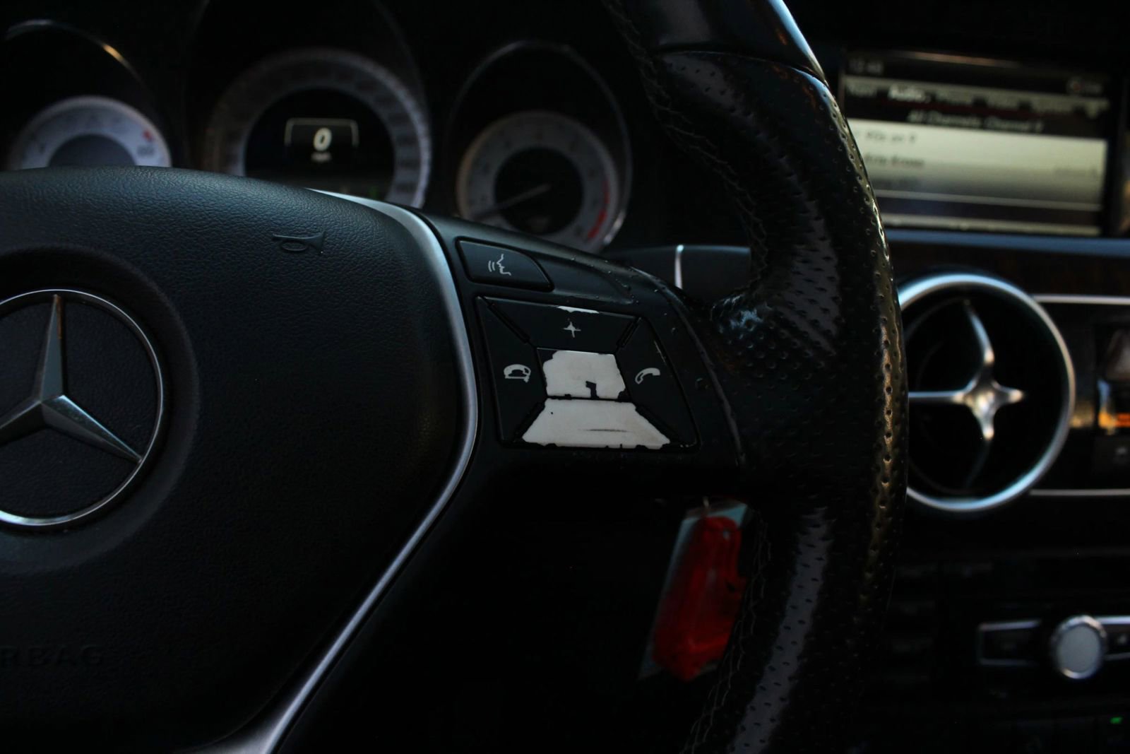 Used 2015 Mercedes-Benz GLK 350 4MATIC w/ Premium 1 Package image 32