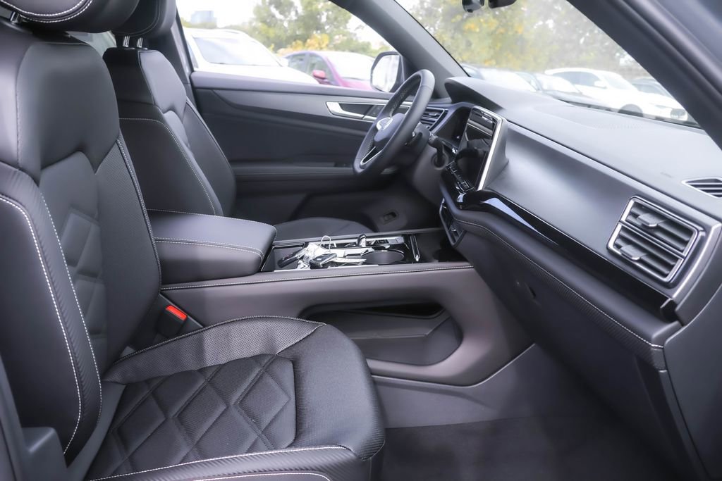 New 2026 Volkswagen Atlas Cross Sport SE image 41