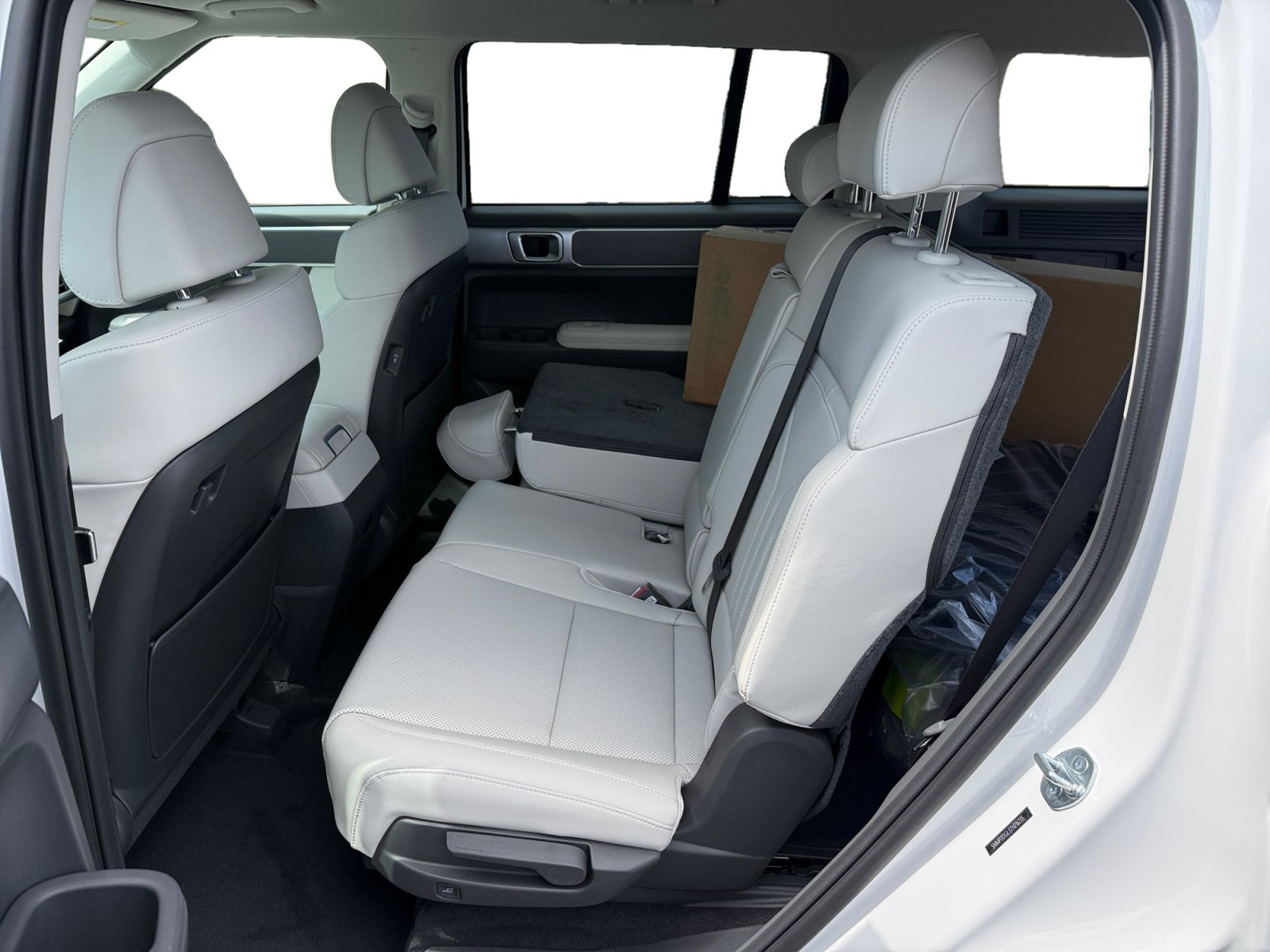 New 2026 Hyundai Santa Fe SEL AWD/4WD image 16