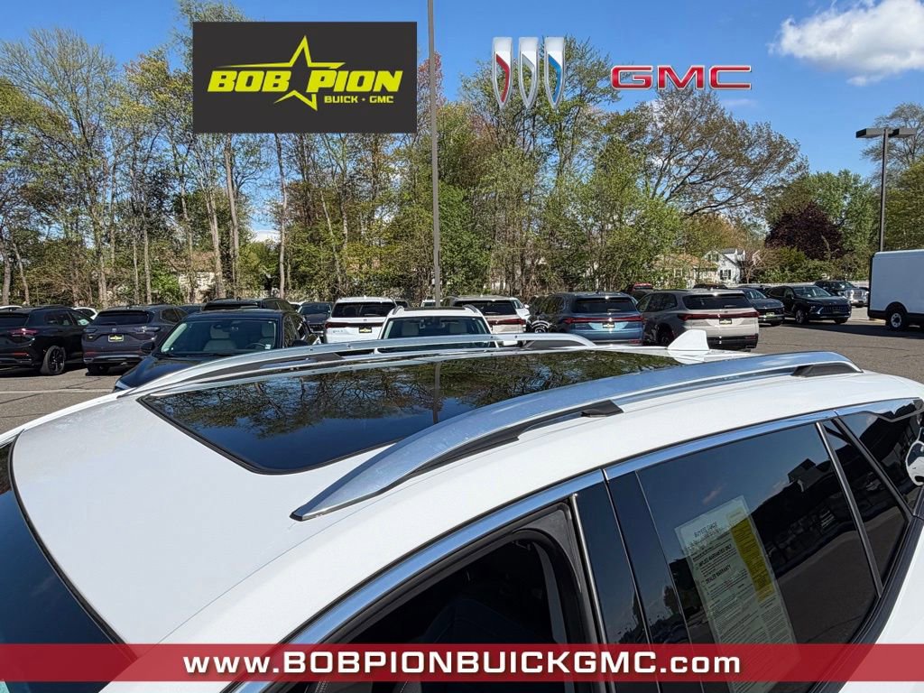Used 2024 GMC Terrain Denali w/ Denali Premium Package AWD/4WD image 7