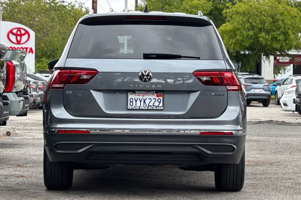 Used 2022 Volkswagen Tiguan SE AWD/4WD image 4