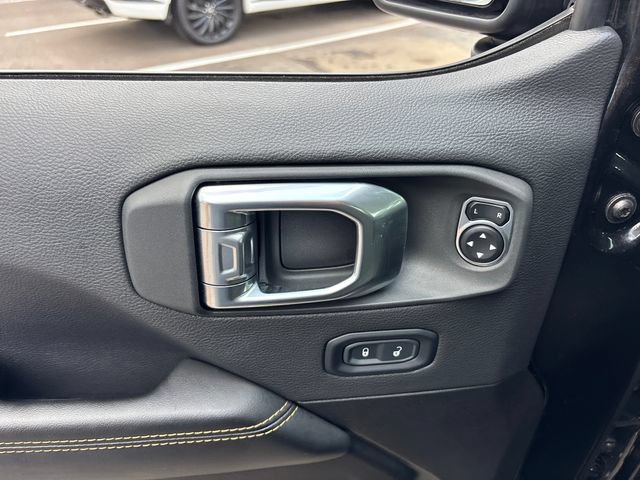 Used 2025 Jeep Wrangler Unlimited Sahara w/ Safety Group AWD/4WD image 15