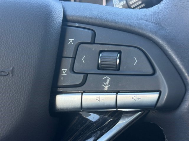 Certified 2024 Cadillac XT6 Premium Luxury w/ Technology Package FWD image 11