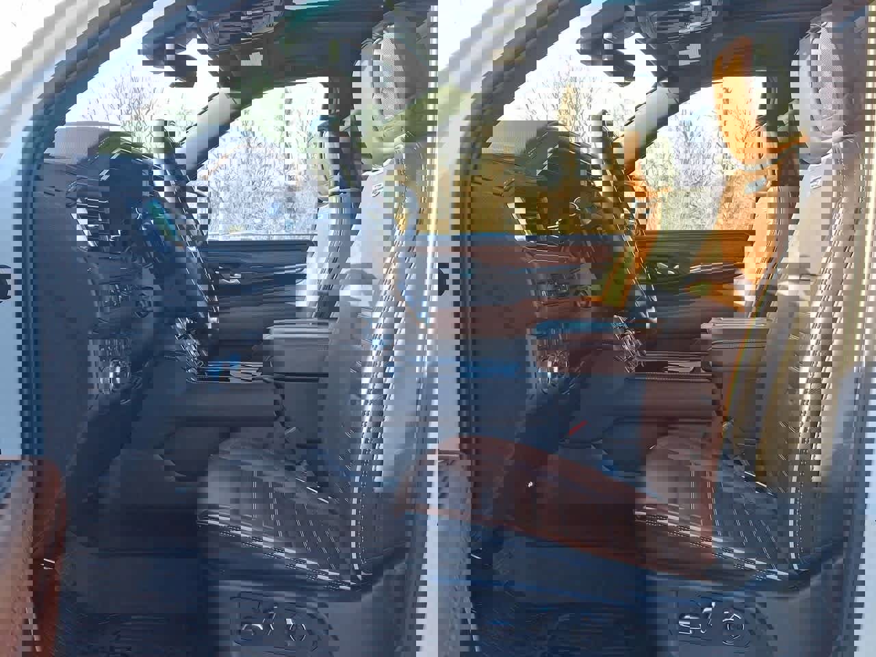 Used 2024 GMC Yukon Denali Ultimate image 17