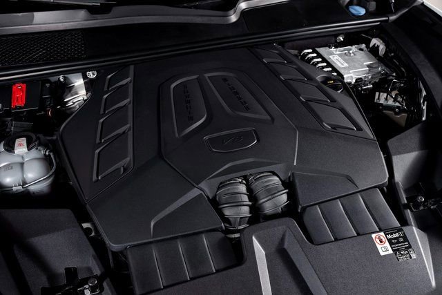 Certified 2025 Porsche Cayenne GTS image 11