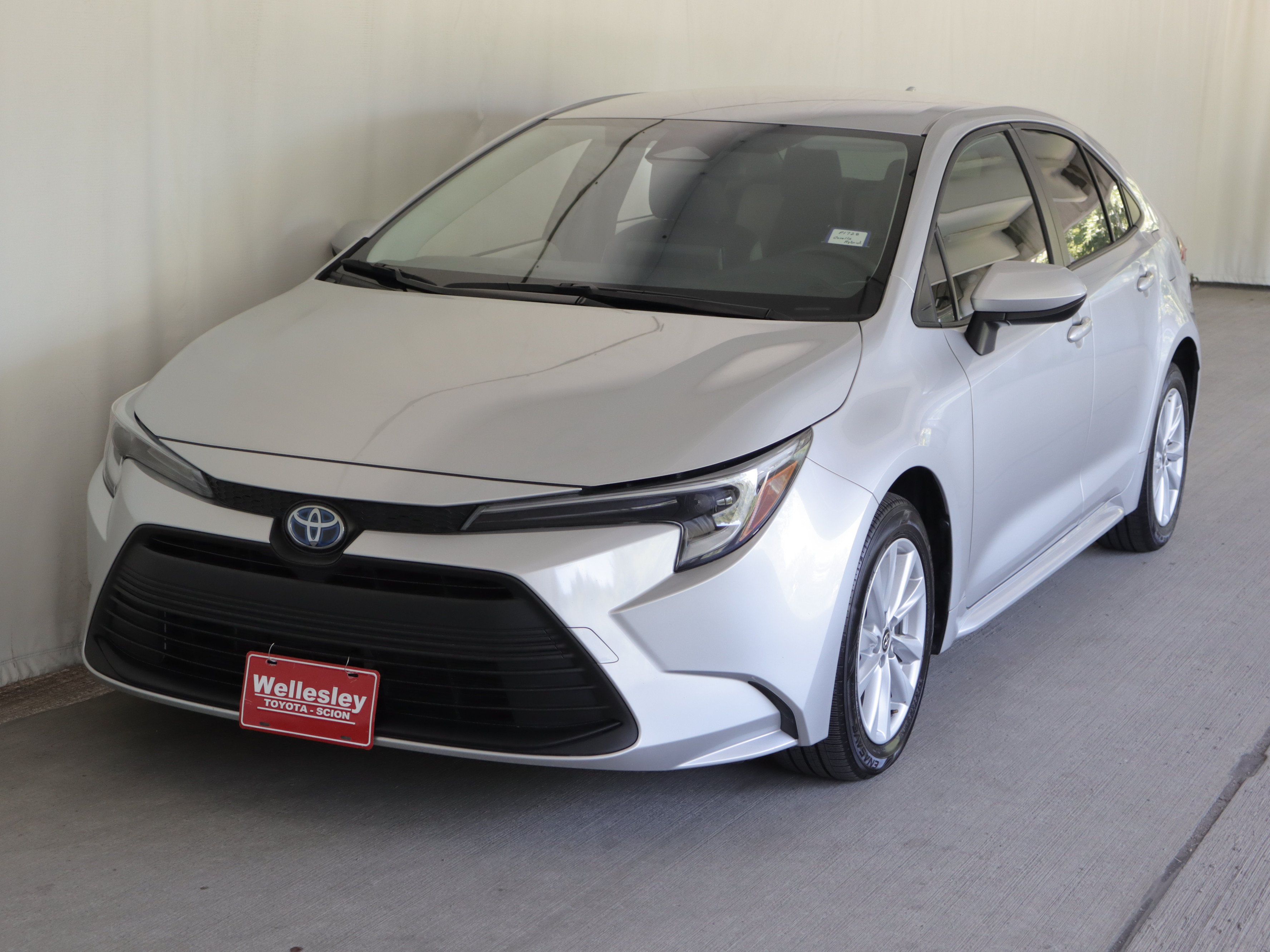Used 2025 Toyota Corolla LE w/ LE Premium Package FWD image 22