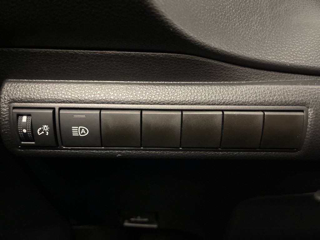 Used 2026 Toyota Corolla LE FWD image 28