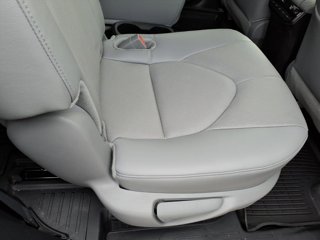 Used 2024 Toyota Highlander Platinum AWD/4WD image 21