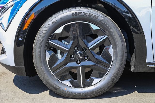 New 2025 Kia EV6 Wind image 11