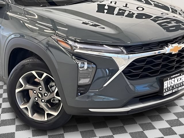 Certified 2025 Chevrolet Trax LT FWD image 23