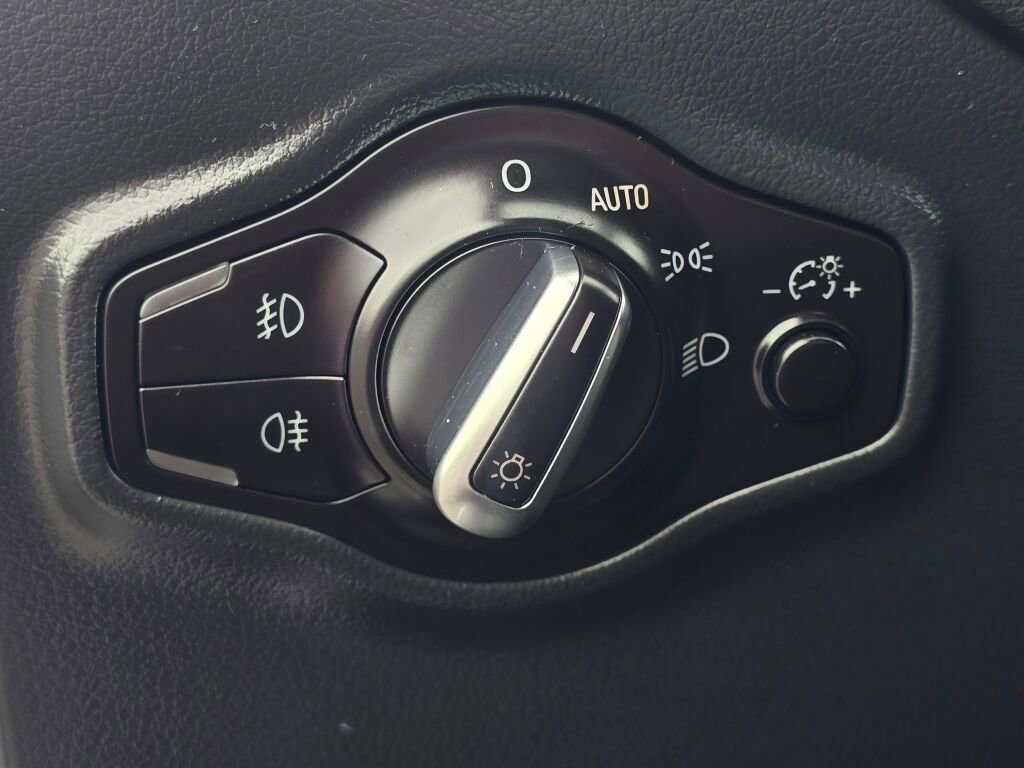 Used 2016 Audi Q5 2.0T Premium Plus w/ Technology Package image 27