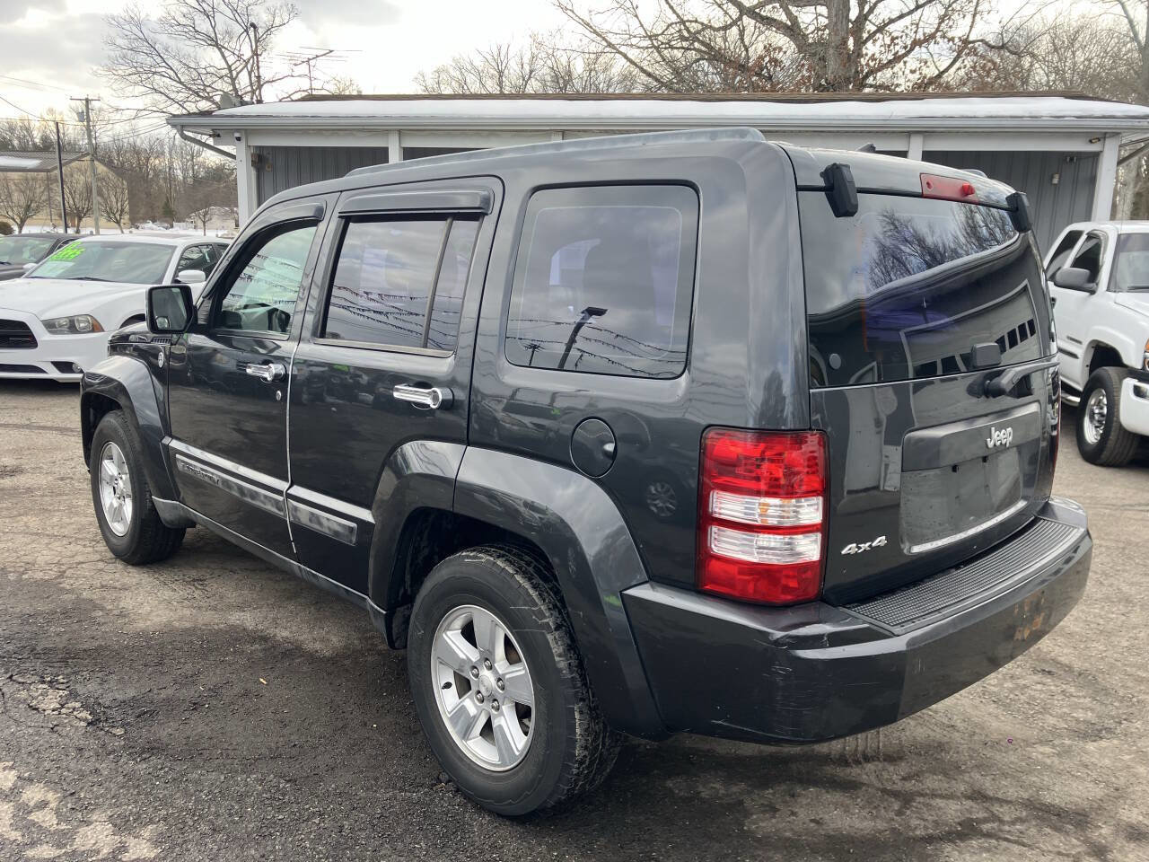 Used 2011 Jeep Liberty Sport image 7