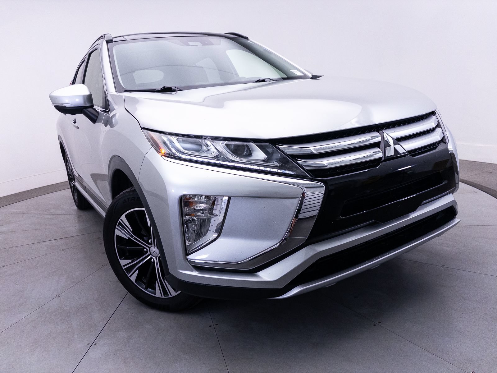 Used 2018 Mitsubishi Eclipse Cross SEL AWD/4WD image 3