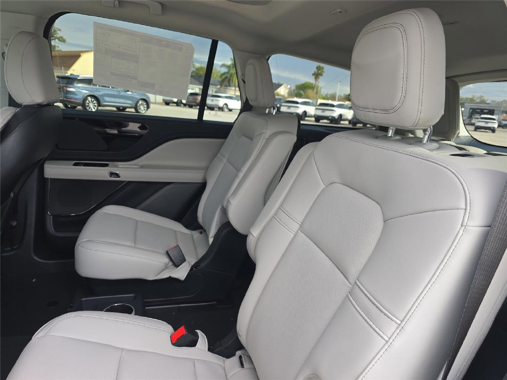New 2026 Lincoln Aviator AWD image 11