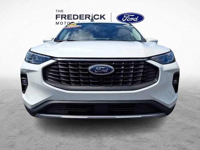 Certified 2025 Ford Escape Platinum AWD/4WD image 2