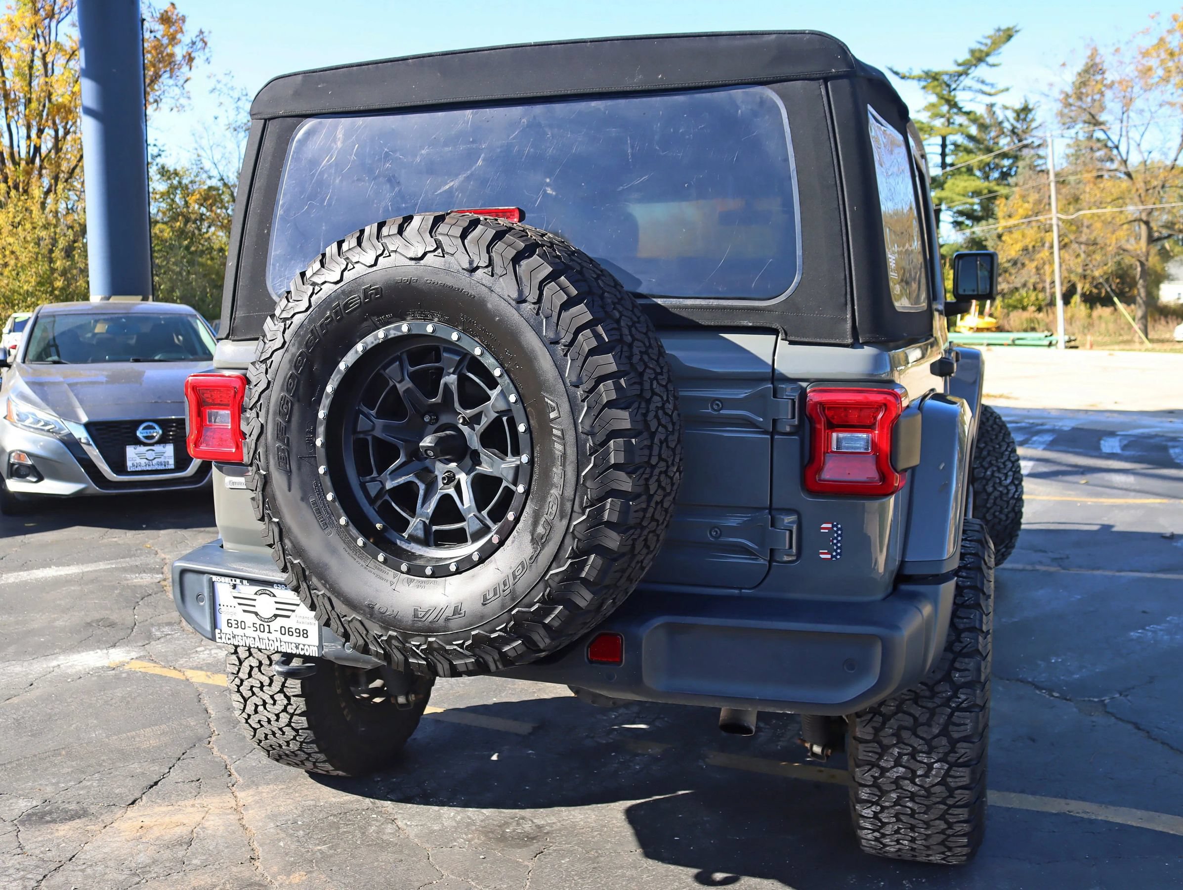 Used 2019 Jeep Wrangler Unlimited Sahara AWD/4WD image 17