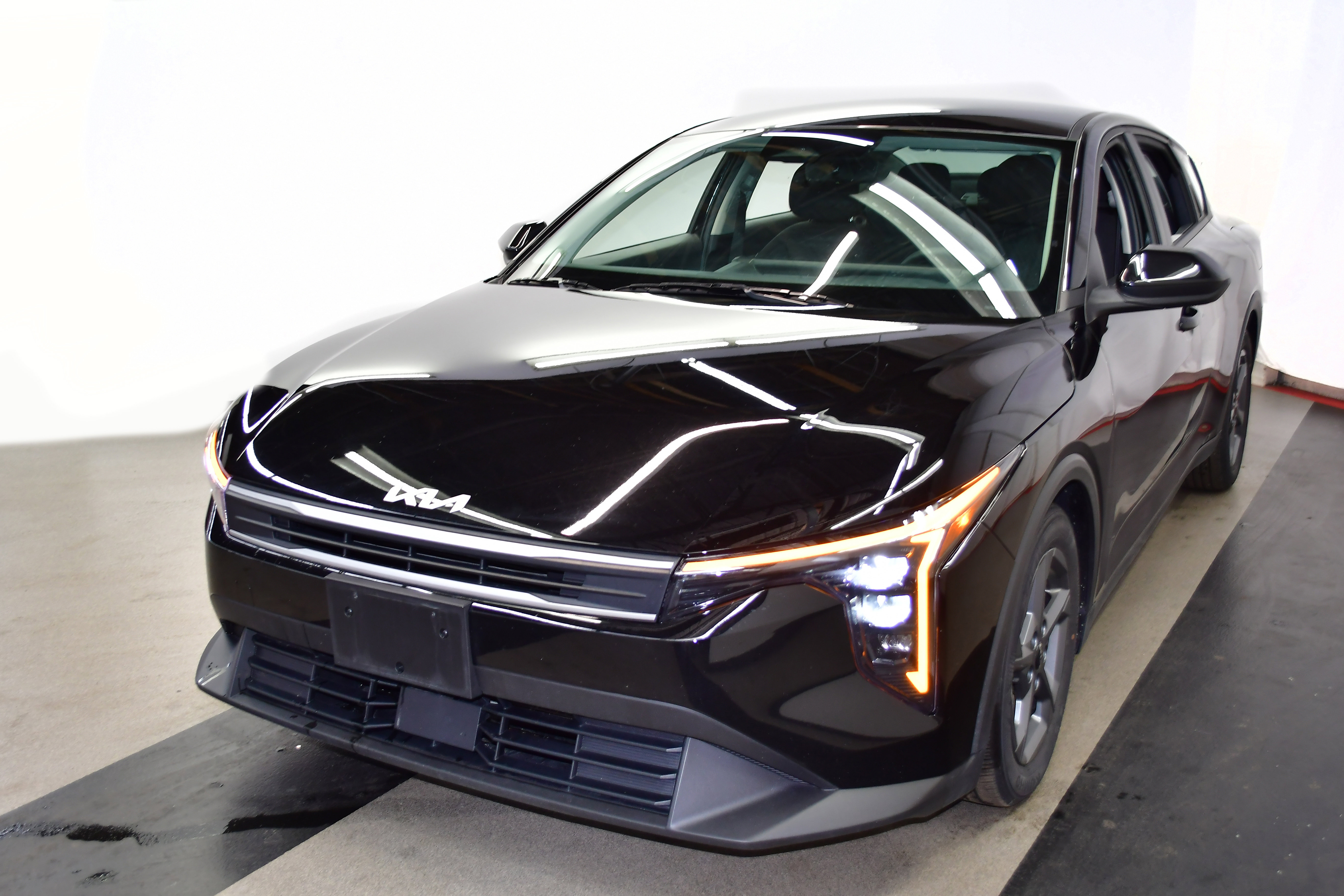 Used 2025 Kia K4 LXS image 4