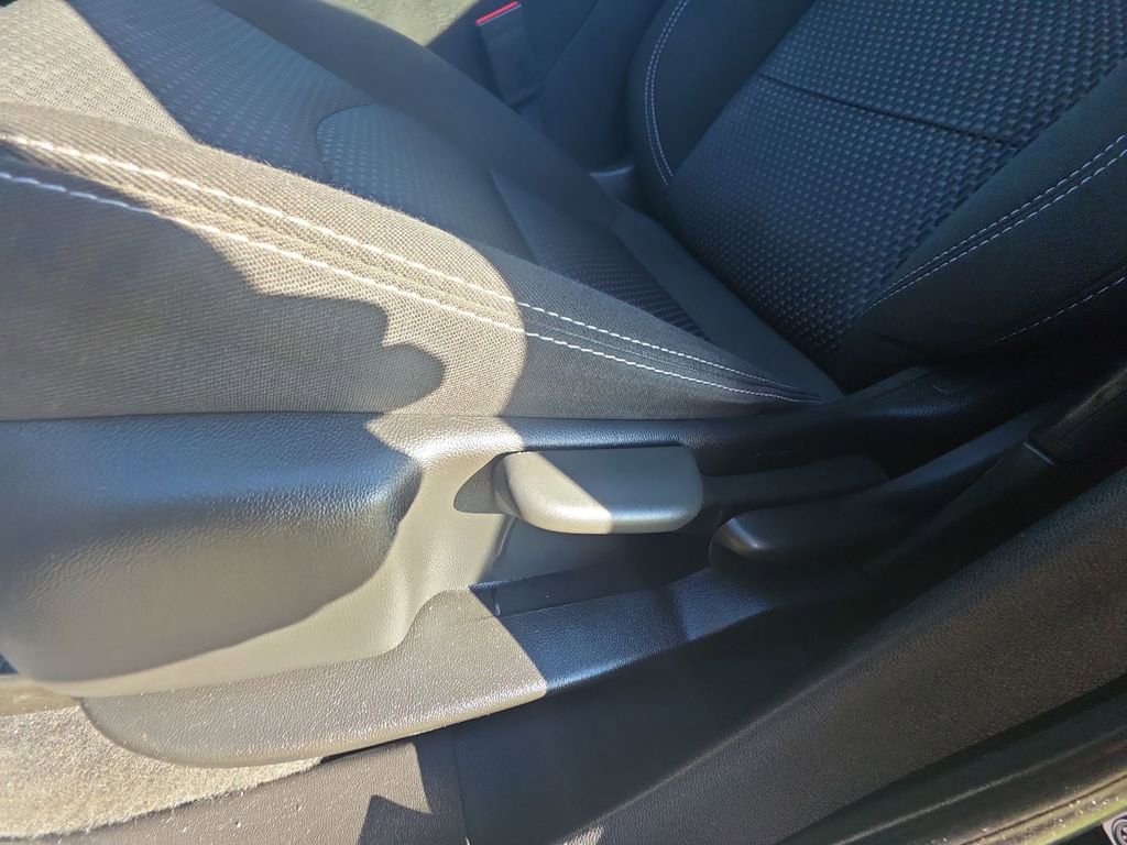 Used 2024 GMC Terrain SLE FWD image 12