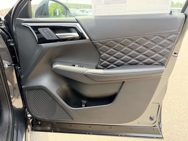 New 2026 Nissan Rogue Platinum AWD/4WD image 8