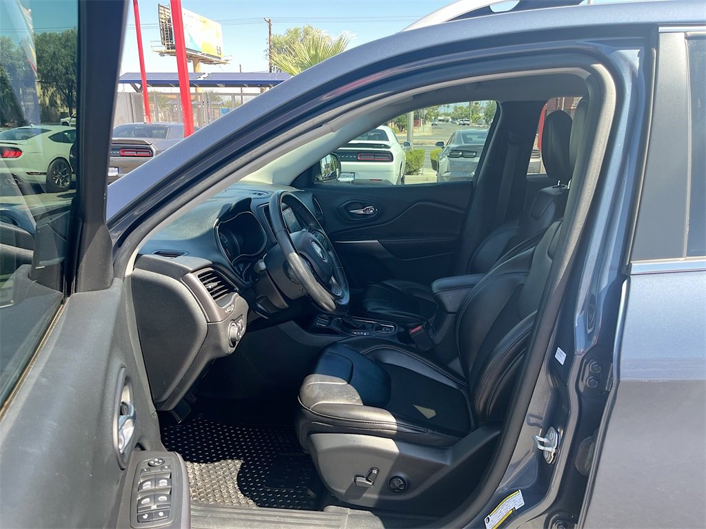 Used 2020 Jeep Cherokee Latitude Plus w/ Cold Weather Group image 20