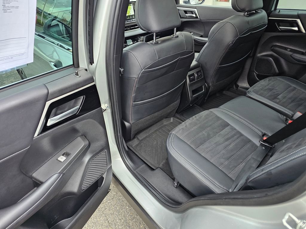 Used 2023 Mitsubishi Outlander SE image 9